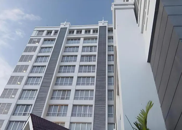 Grand Darmo Suite By AmithyaHotel Surabaya